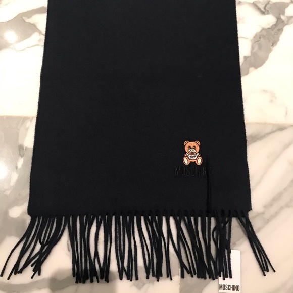 Moschino Other - ❤️last 1❤️Moschino Merino Wool Scarf